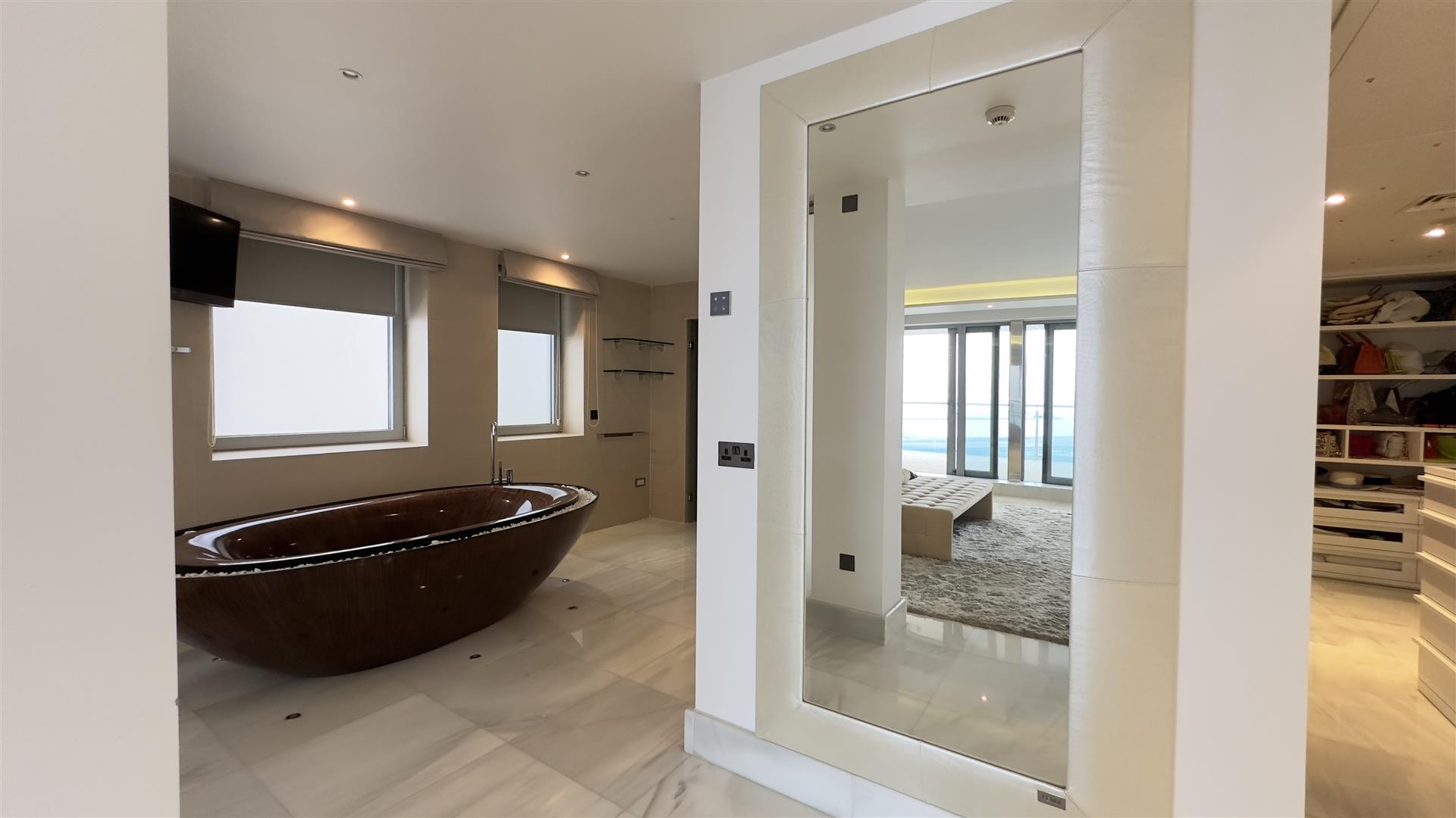 Image of Apartment - 1 Bedrooms - 1 Bathrooms for Sale in Royal Ocean Plaza-Gibraltar, Image 16